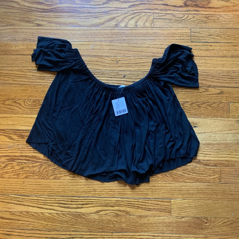 Flowy Crop Top Off or On The Shoulder Sleeves